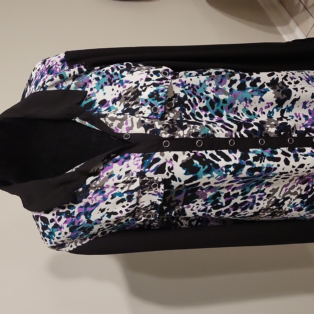Reitmans multi colored blouse